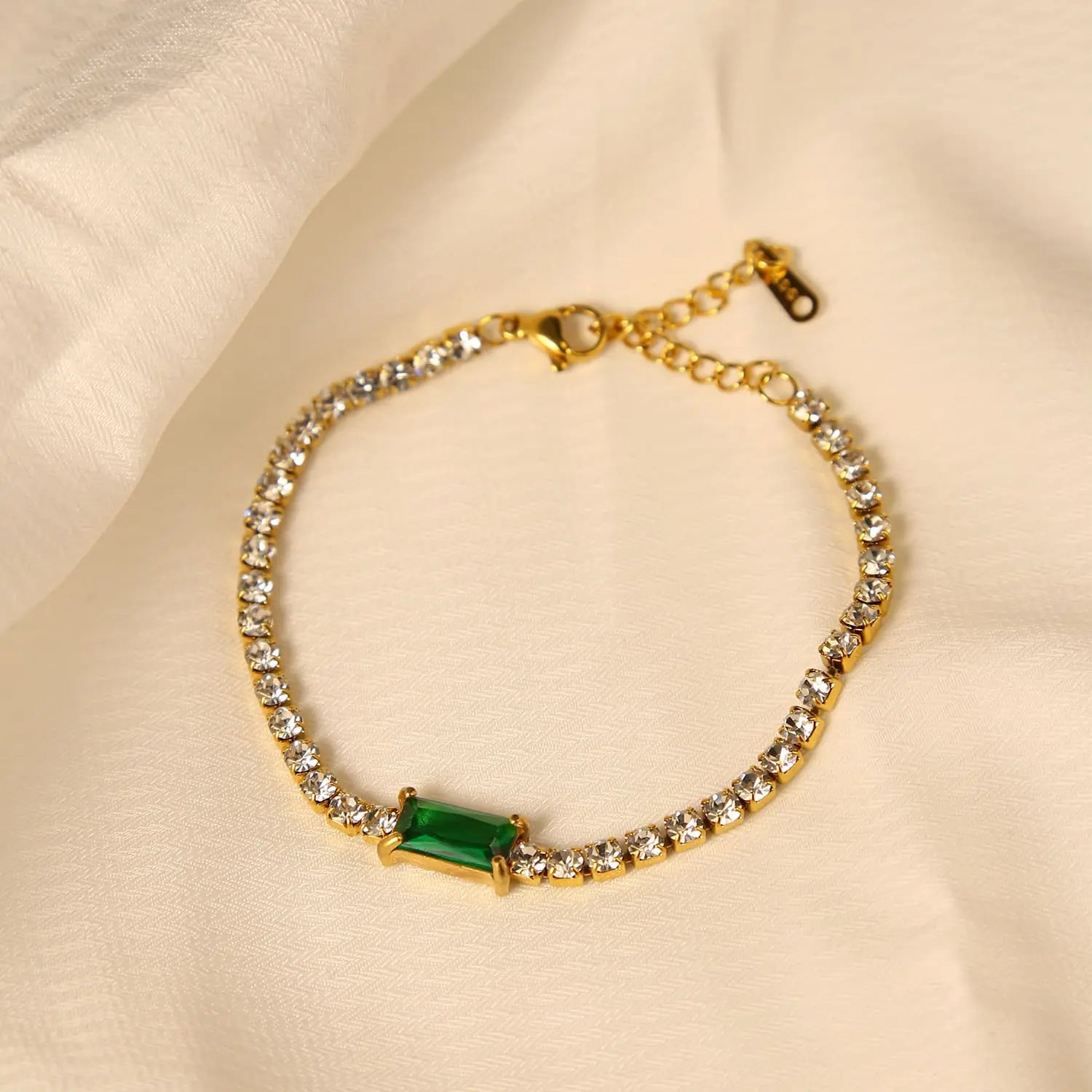 Tennis Bracelet with  Emerald Diamond Gemstone Sio2 Jewels Sio2 Jewels